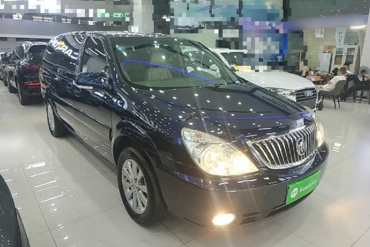 Used Buick GL8 2014 2.4L Classic Edition Front Right 45 Deg