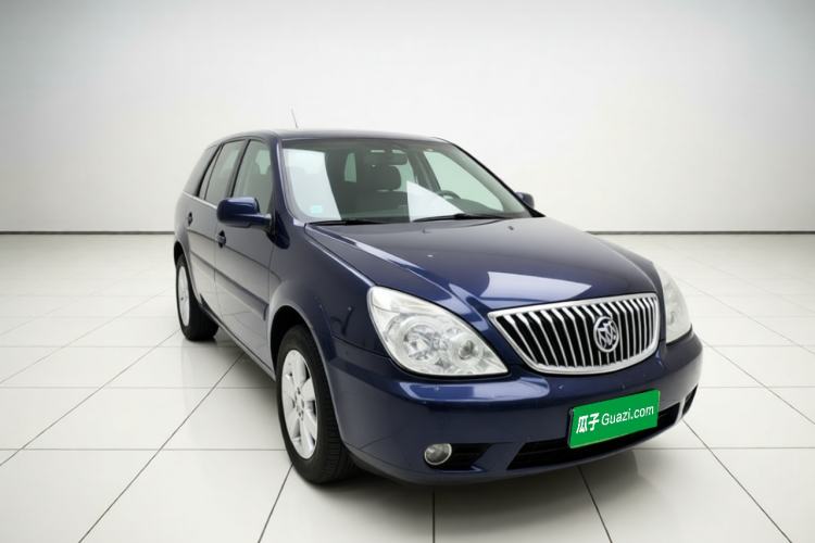 Used Buick GL8 2014 2.4L Classic Edition Front Right 45 Deg