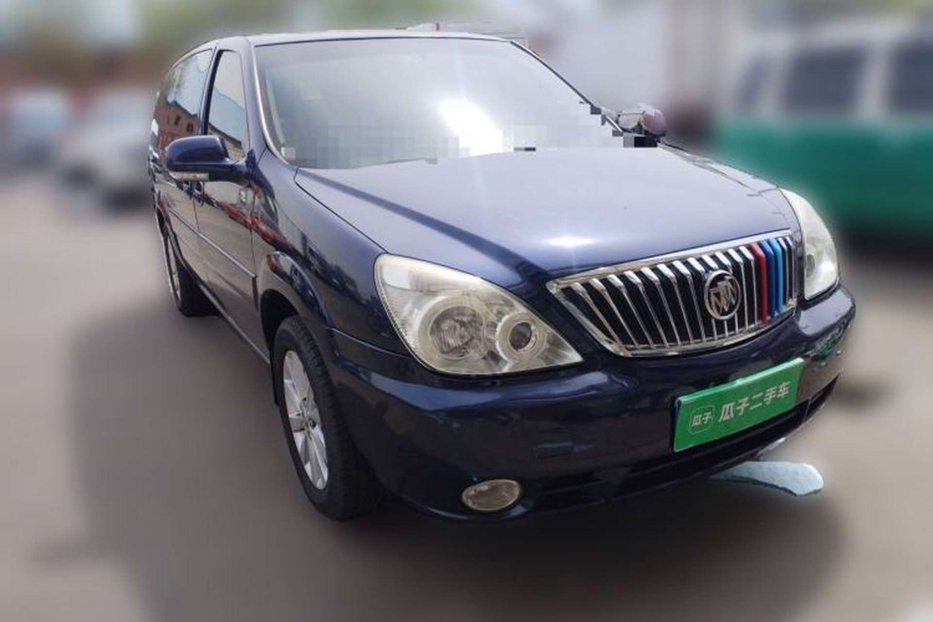 Used Buick GL8 2014 2.4L Executive Edition Front Right 45 Deg