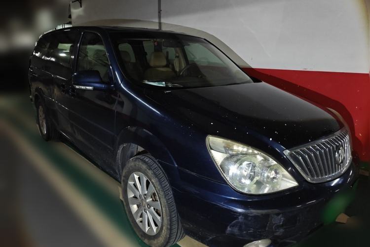 Used Buick GL8 2014 2.4L Classic Edition Front Right 45 Deg