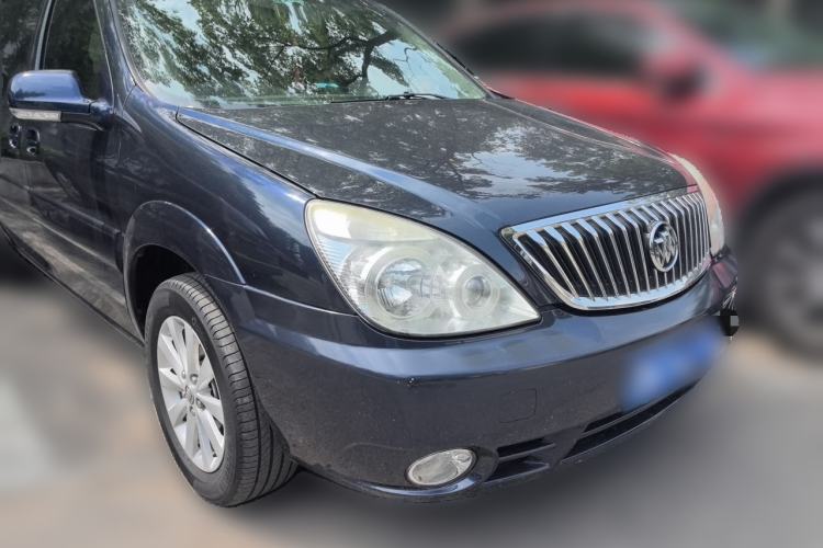 Used Buick GL8 2014 2.4L Classic Edition Front Right 45 Deg