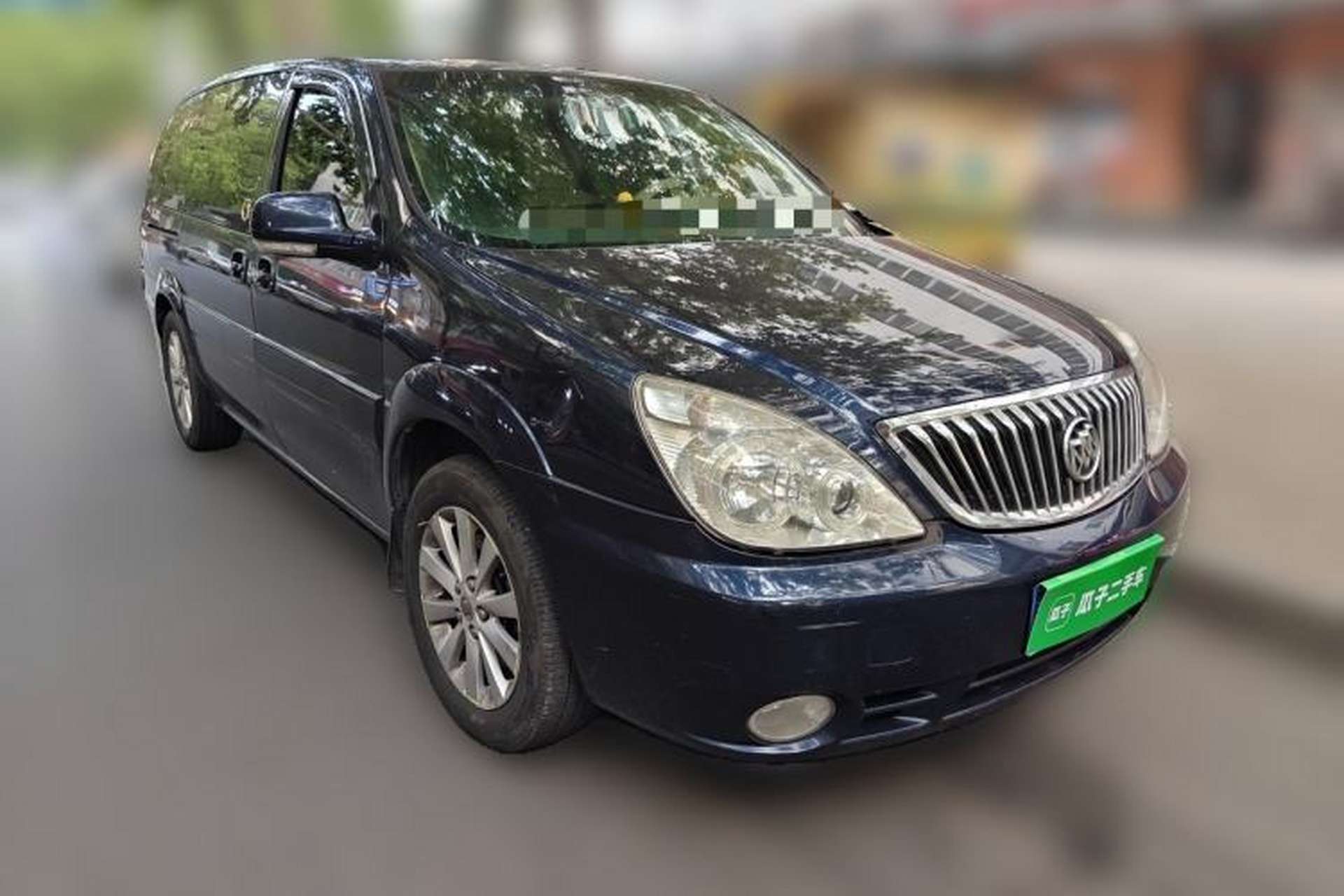 Used Buick GL8 2014 2.4L Executive Edition Front Right 45 Deg