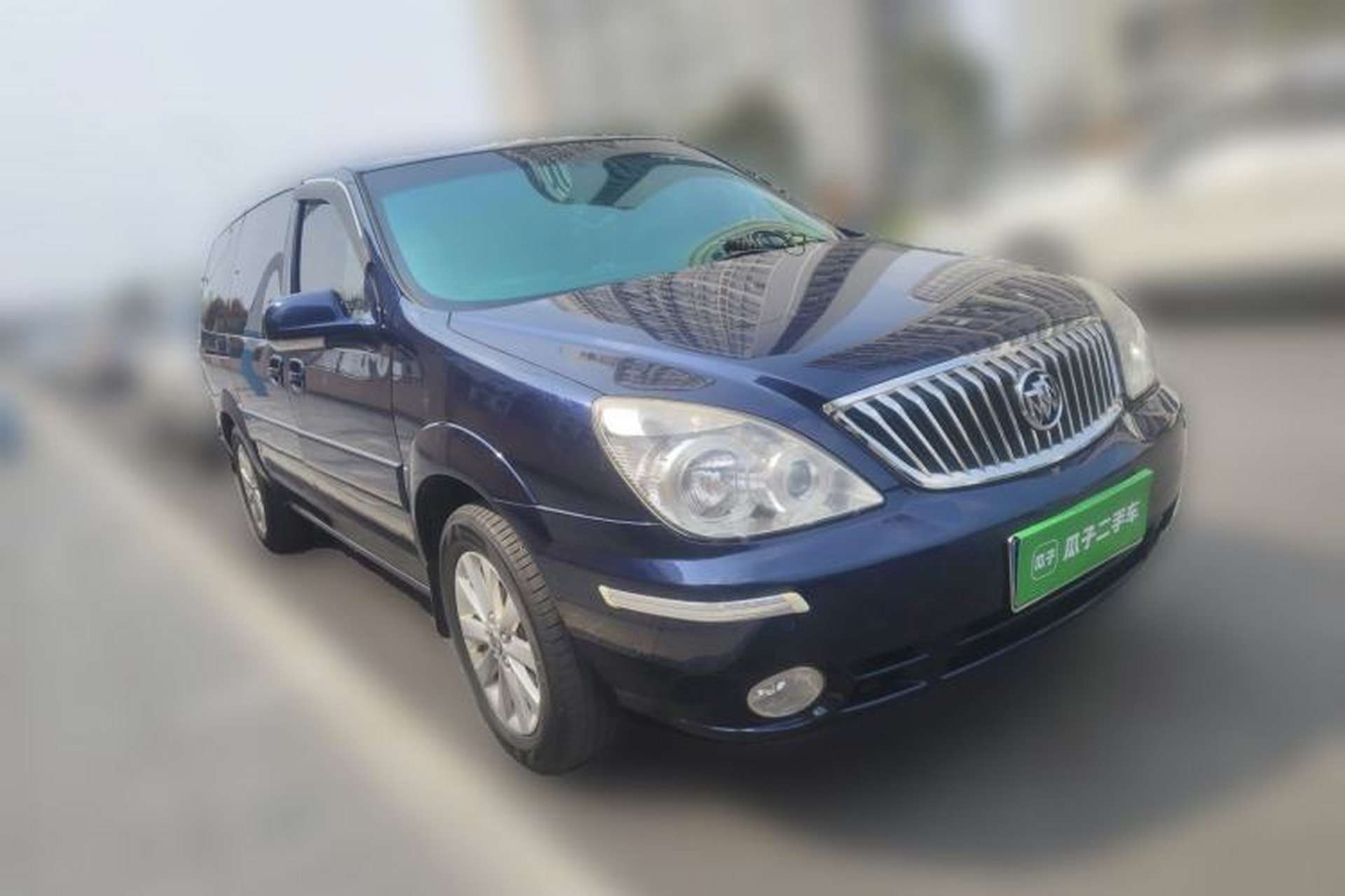 Used Buick GL8 2014 2.4L Classic Edition Front Right 45 Deg