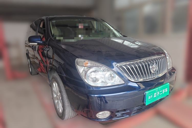 Used Buick GL8 2014 2.4L Classic Edition Front Right 45 Deg