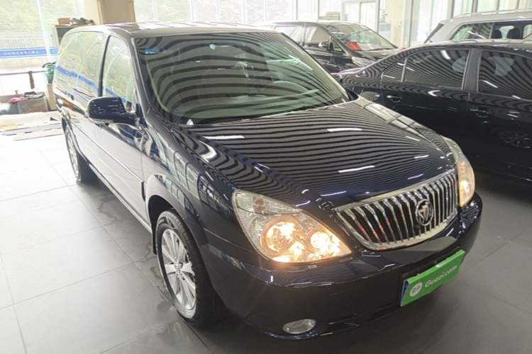 Used Buick GL8 2014 2.4L Classic Edition Front Right 45 Deg