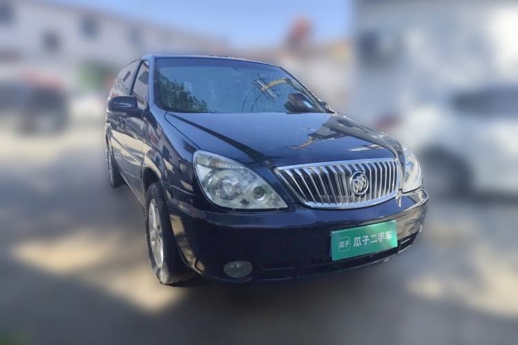 Used Buick GL8 2014 2.4L Classic Edition Front Right 45 Deg