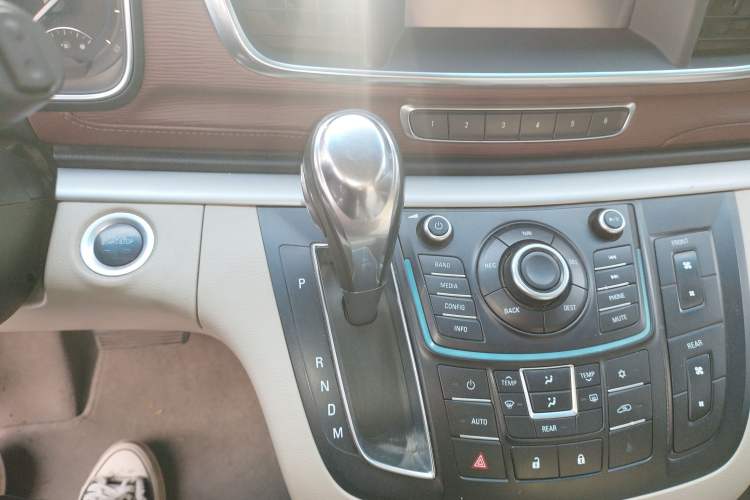 Used Buick GL8 2014 2.4L LT Luxury Business Executive Edition Gear Lever