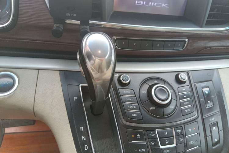 Used Buick GL8 2014 2.4L LT Luxury Business Executive Edition Gear Lever