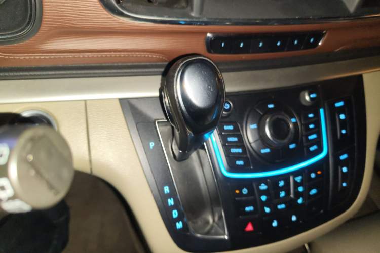 Used Buick GL8 2014 3.0L GT Luxury Business Haoya Edition Gear Lever