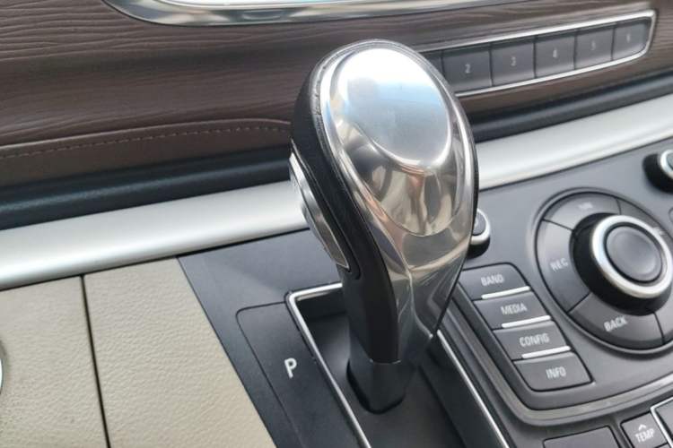Used Buick GL8 2014 3.0L GT Luxury Business Haoya Edition Gear Lever