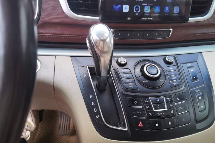 Used Buick GL8 2014 3.0L GT Luxury Business Haoya Edition Gear Lever