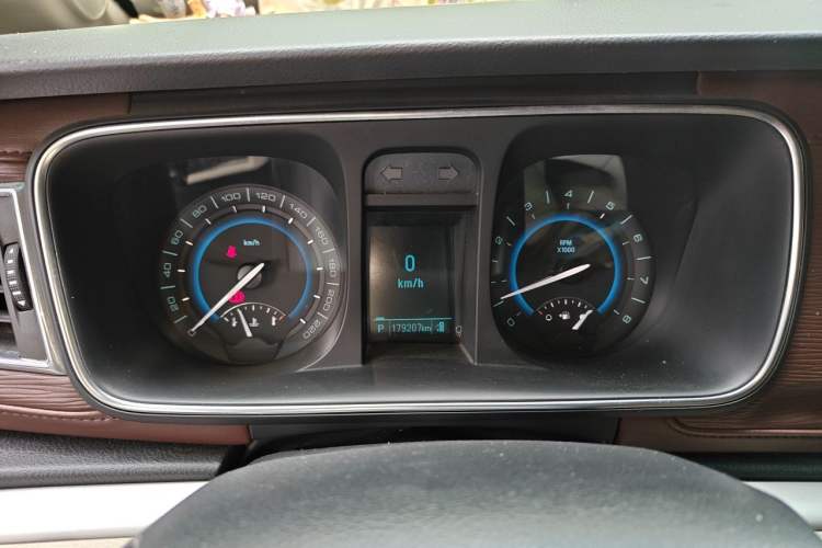 Used Buick GL8 2014 3.0L XT Luxury Business Flagship Edition Instrument Cluster