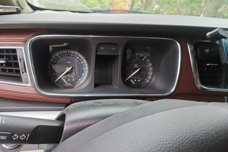 Used Buick GL8 2014 3.0L GT Luxury Business Haoya Edition Instrument Cluster