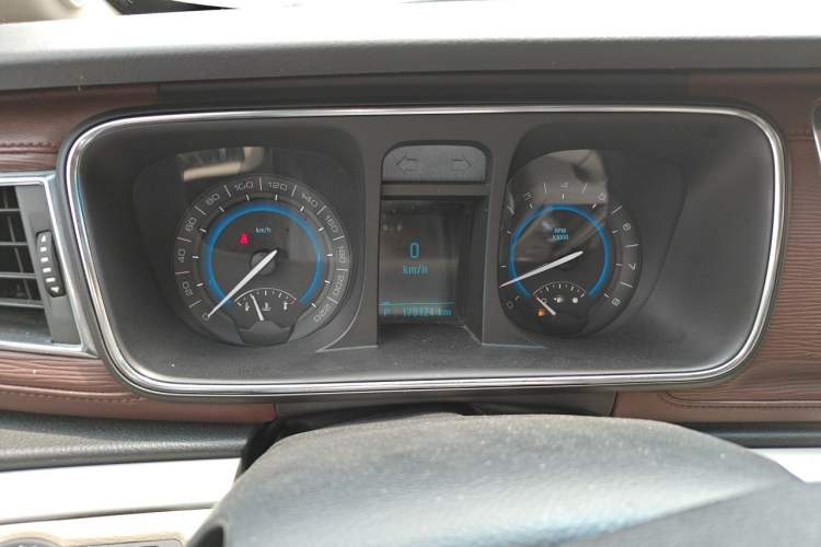 Used Buick GL8 2014 3.0L GT Luxury Business Haoya Edition Instrument Cluster