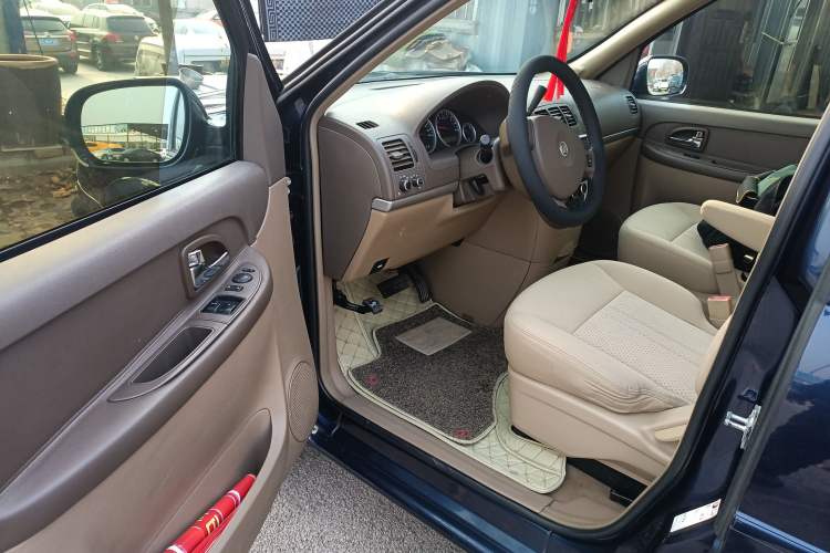 Used Buick GL8 2014 2.4L Classic Edition Interior 3