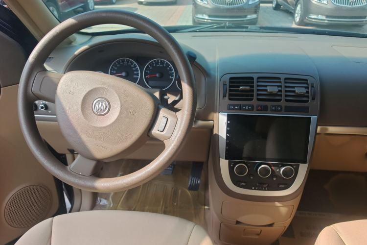 Used Buick GL8 2014 2.4L Classic Edition Interior 3
