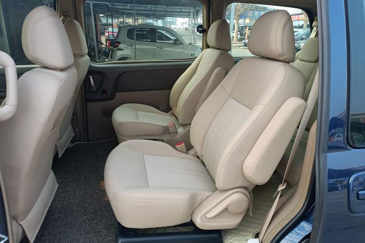 Used Buick GL8 2014 2.4L Classic Edition Interior 4