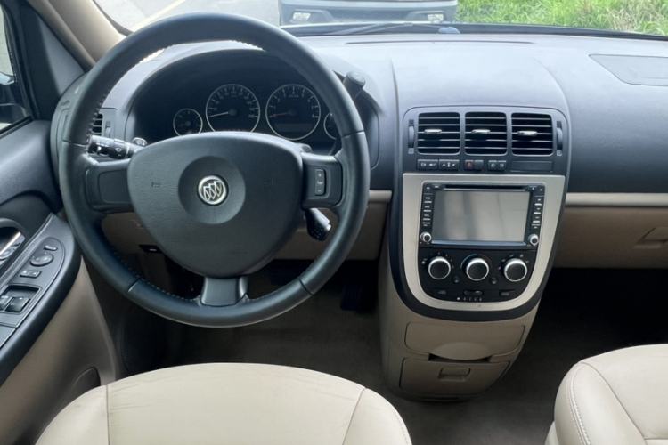 Used Buick GL8 2014 2.4L Executive Edition Interior 7