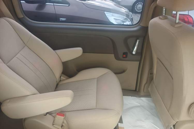 Used Buick GL8 2014 2.4L Classic Edition Interior 8