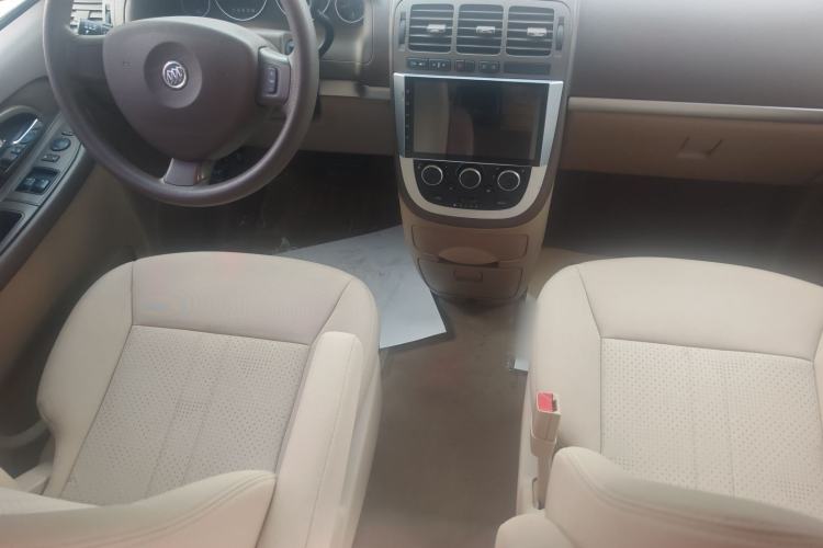 Used Buick GL8 2014 2.4L Classic Edition Interior 9