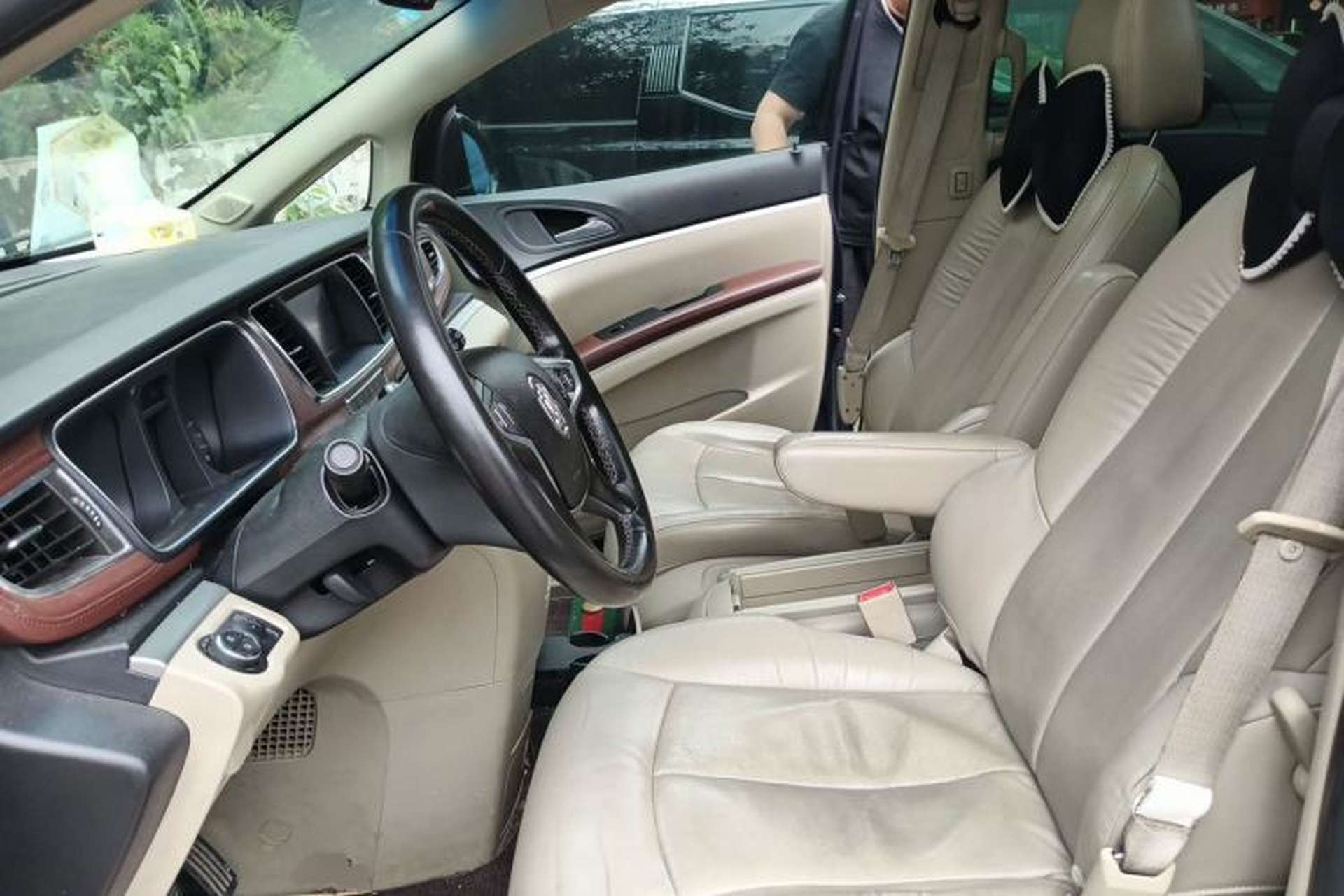 Used Buick GL8 2014 3.0L XT Luxury Business Flagship Edition Left Front Seat