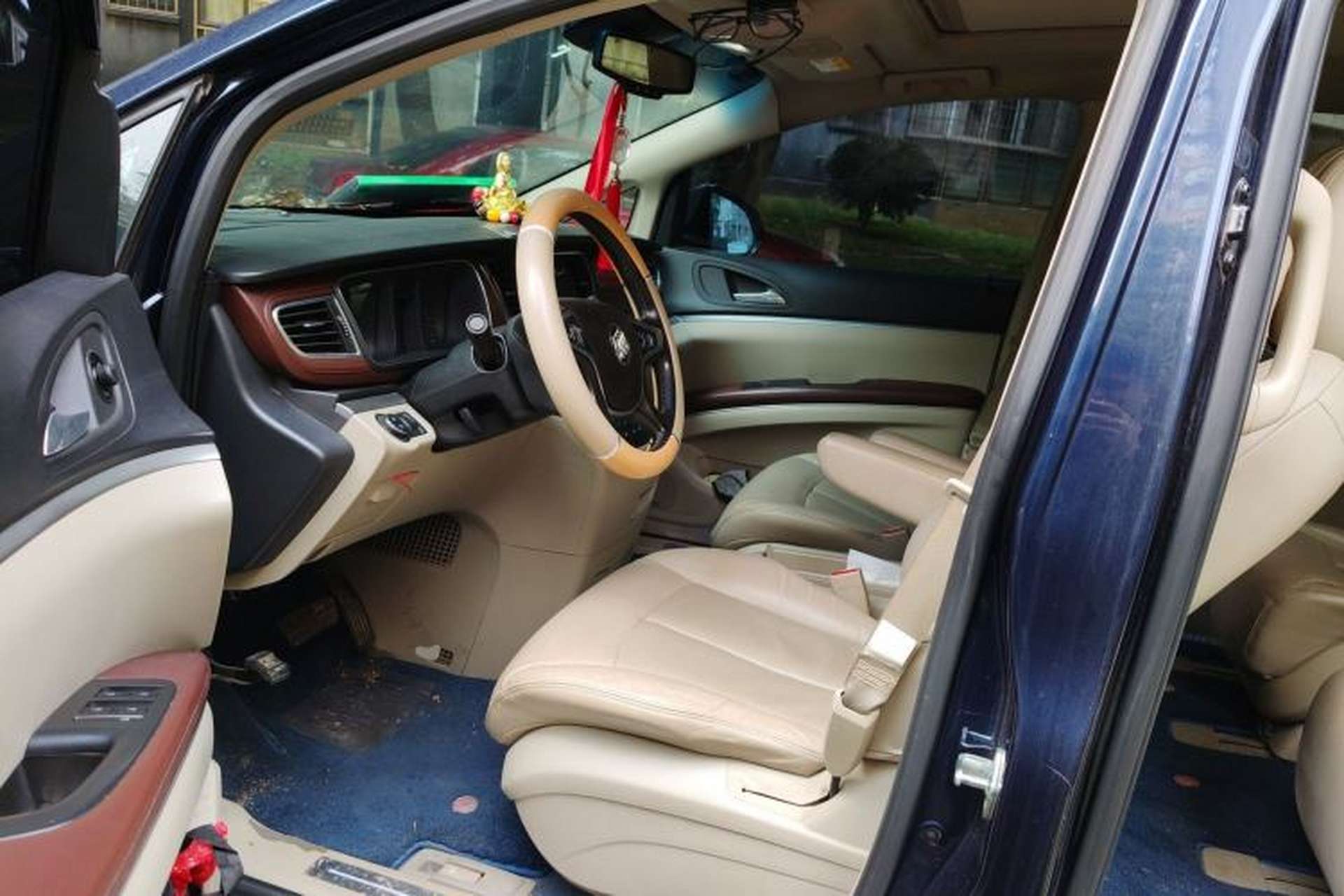 Used Buick GL8 2014 3.0L XT Luxury Business Flagship Edition Left Front Seat
