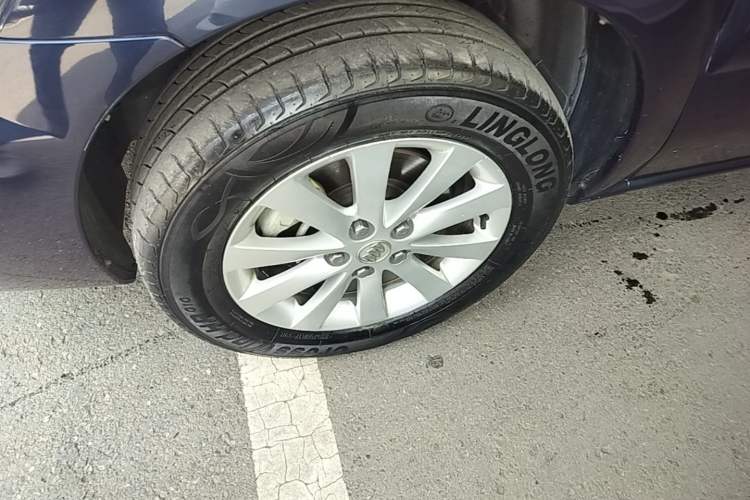 Used Buick GL8 2014 2.4L Classic Edition Left Front Wheel Hub