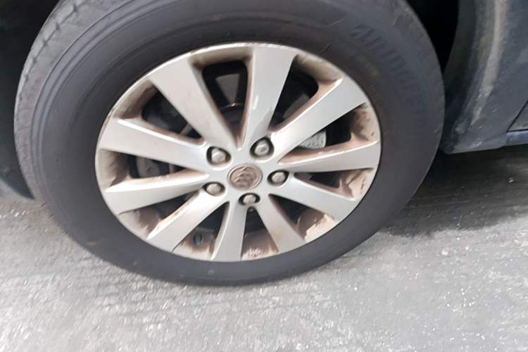 Used Buick GL8 2014 2.4L Classic Edition Left Front Wheel Hub