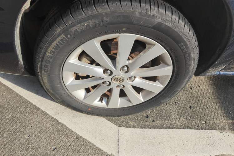 Used Buick GL8 2014 2.4L Classic Edition Left Front Wheel Hub