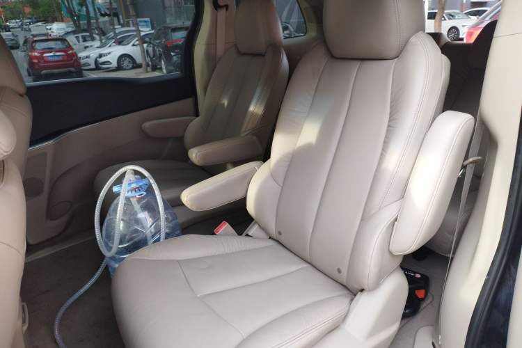 Used Buick GL8 2014 2.4L LT Luxury Business Executive Edition Left Rear Seat