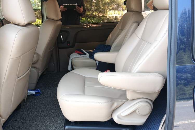 Used Buick GL8 2014 2.4L Classic Edition Left Rear Seat