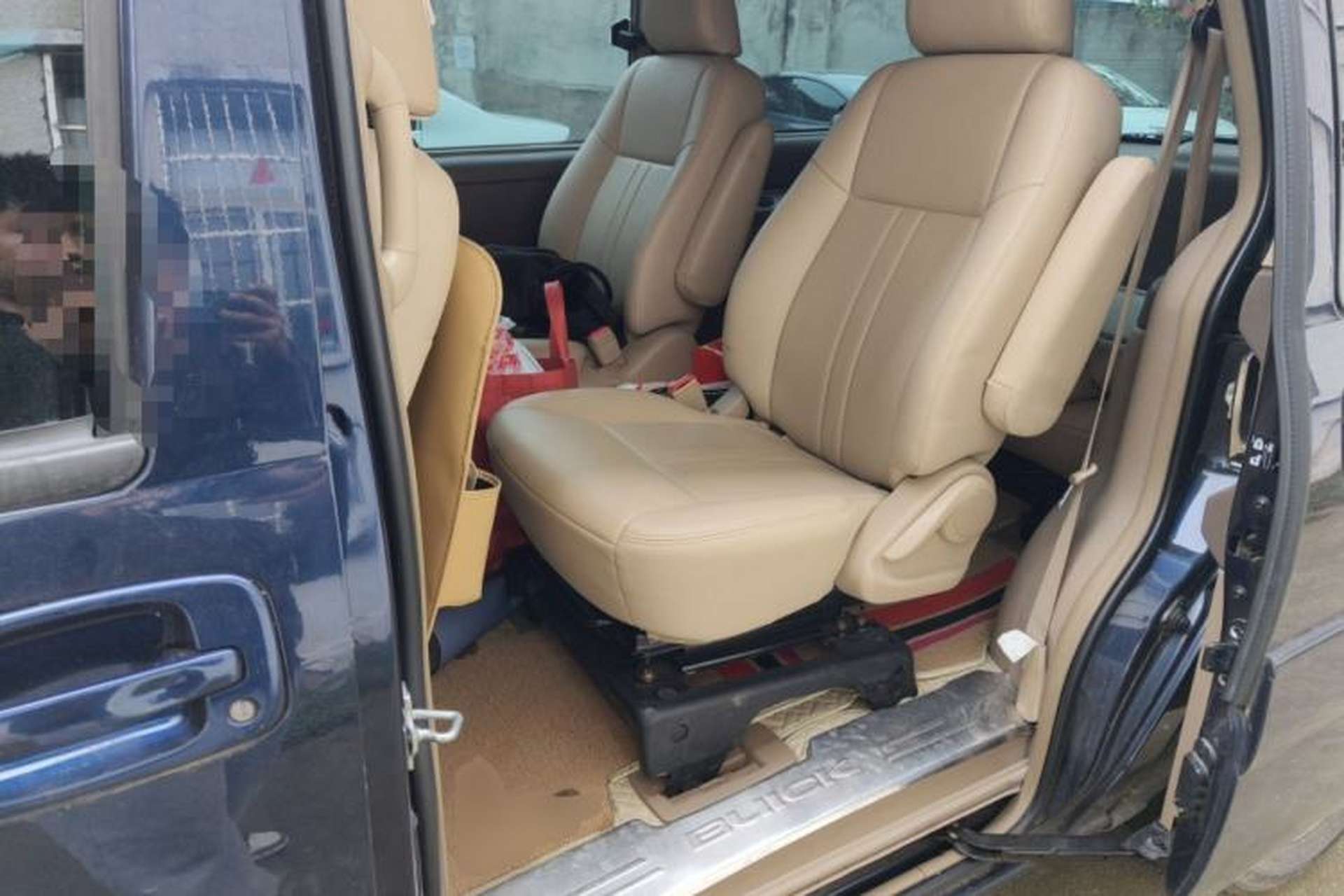 Used Buick GL8 2014 2.4L Comfort Edition Left Rear Seat
