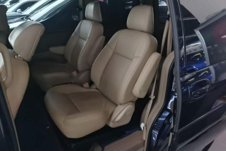Used Buick GL8 2014 2.4L Classic Edition Left Rear Seat