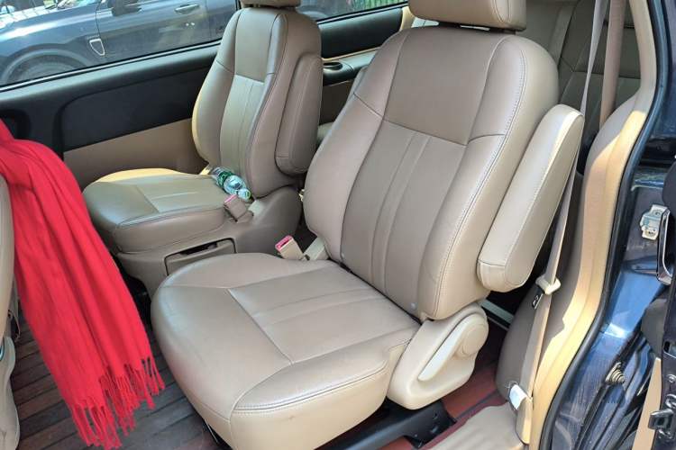 Used Buick GL8 2014 2.4L Executive Edition Left Rear Seat