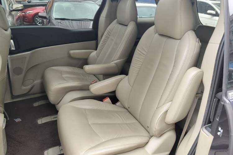 Used Buick GL8 2014 3.0L GT Luxury Business Haoya Edition Left Rear Seat