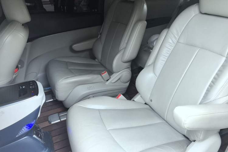 Used Buick GL8 2014 3.0L XT Luxury Business Flagship Edition Left Rear Seat