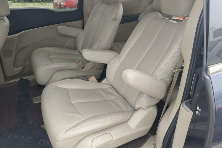 Used Buick GL8 2014 2.4L CT Luxury Business Comfort Edition Left Rear Seat