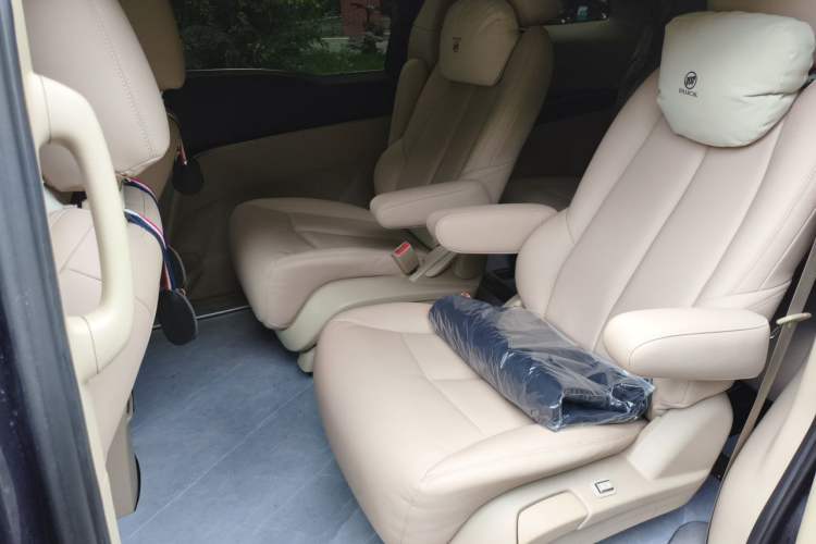 Used Buick GL8 2014 3.0L GT Luxury Business Haoya Edition Left Rear Seat