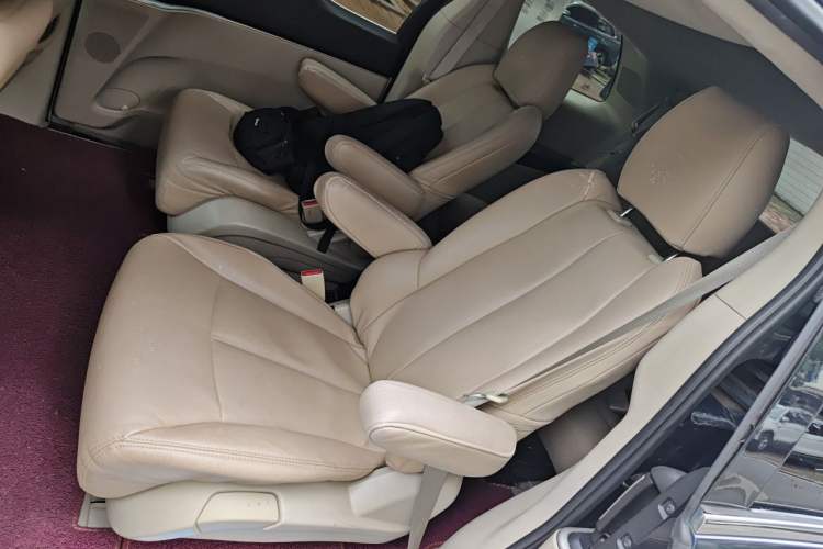 Used Buick GL8 2014 2.4L CT Luxury Business Comfort Edition Left Rear Seat