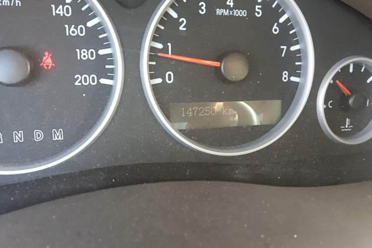 Used Buick GL8 2014 2.4L Classic Edition Odometer Close Up