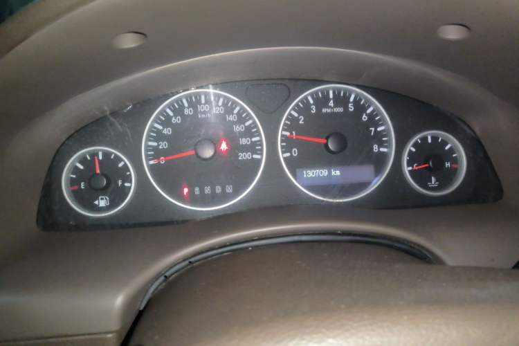 Used Buick GL8 2014 2.4L Classic Edition Odometer Close Up
