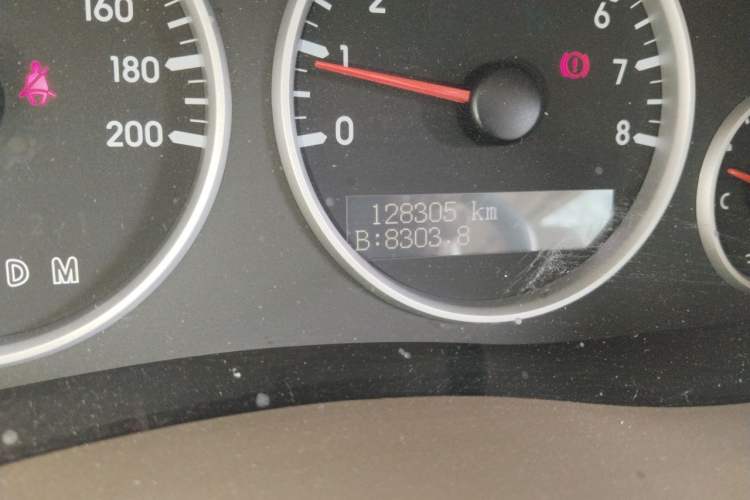 Used Buick GL8 2014 2.4L Classic Edition Odometer Close Up