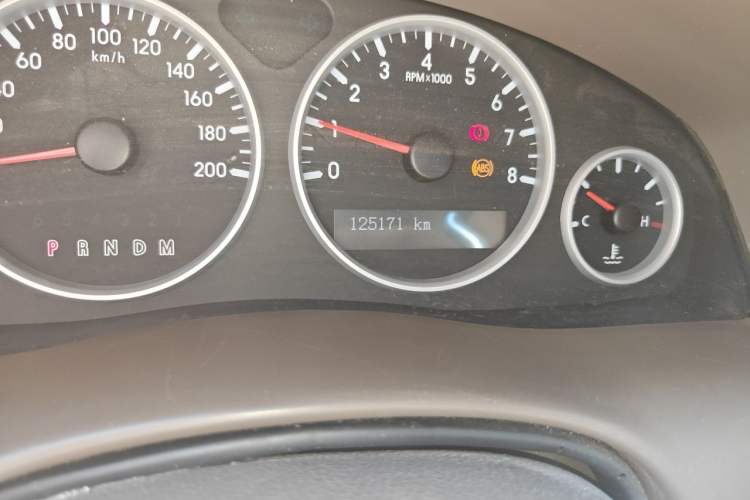 Used Buick GL8 2014 2.4L Classic Edition Odometer Close Up