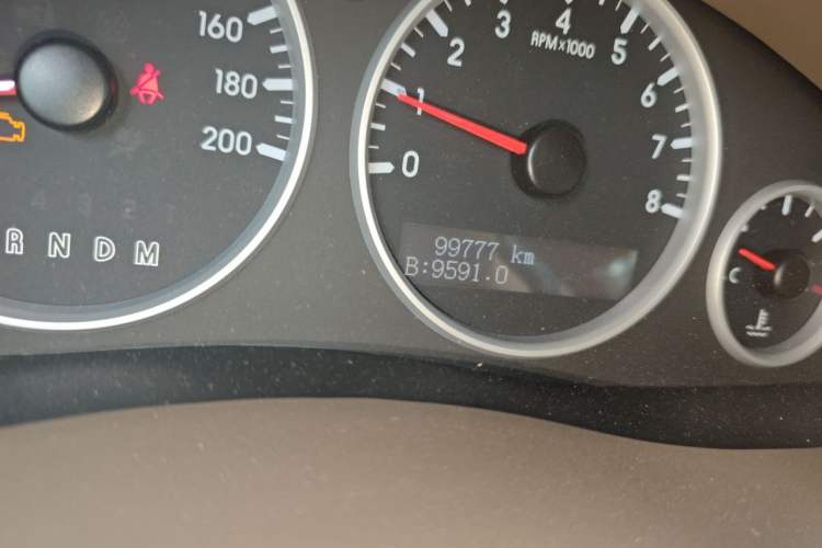 Used Buick GL8 2014 2.4L Classic Edition Odometer Close Up