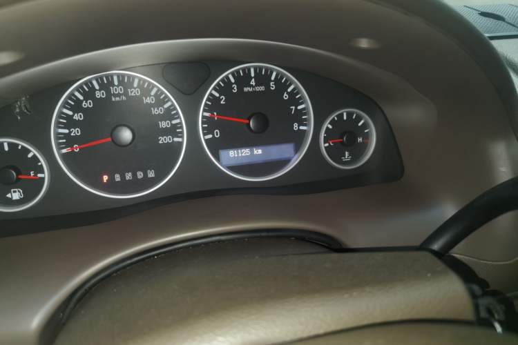 Used Buick GL8 2014 2.4L Classic Edition Odometer Close Up