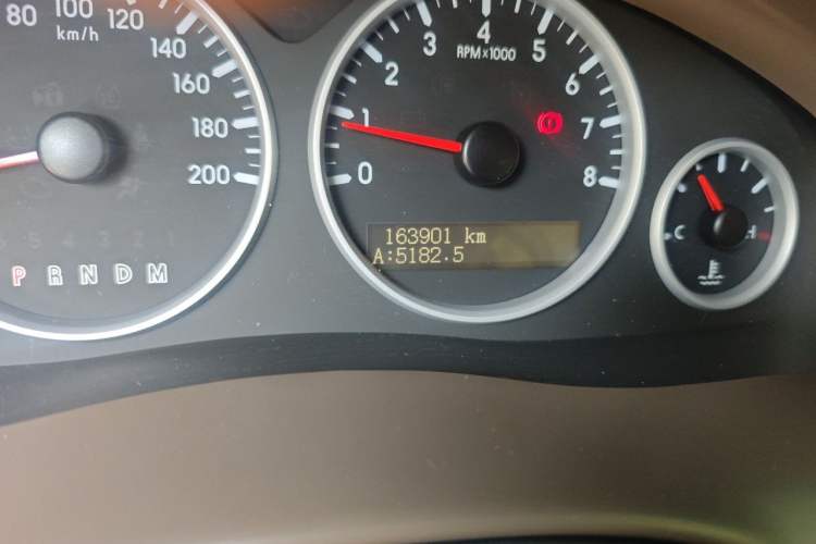 Used Buick GL8 2014 2.4L Classic Edition Odometer Close Up