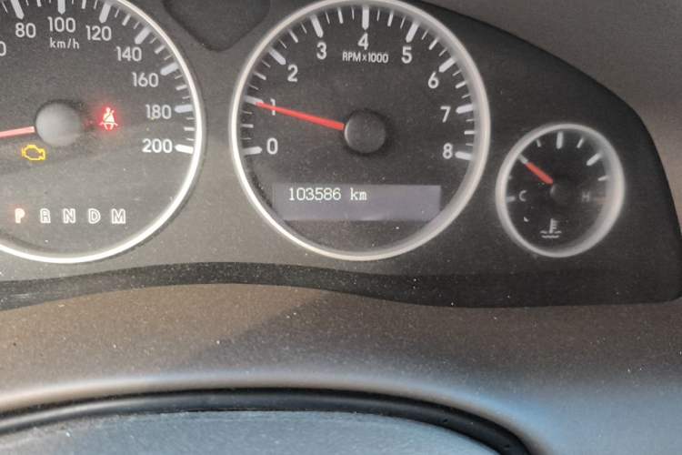 Used Buick GL8 2014 2.4L Classic Edition Odometer Close Up