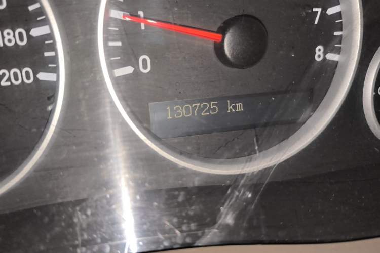Used Buick GL8 2014 2.4L Classic Edition Odometer Close Up