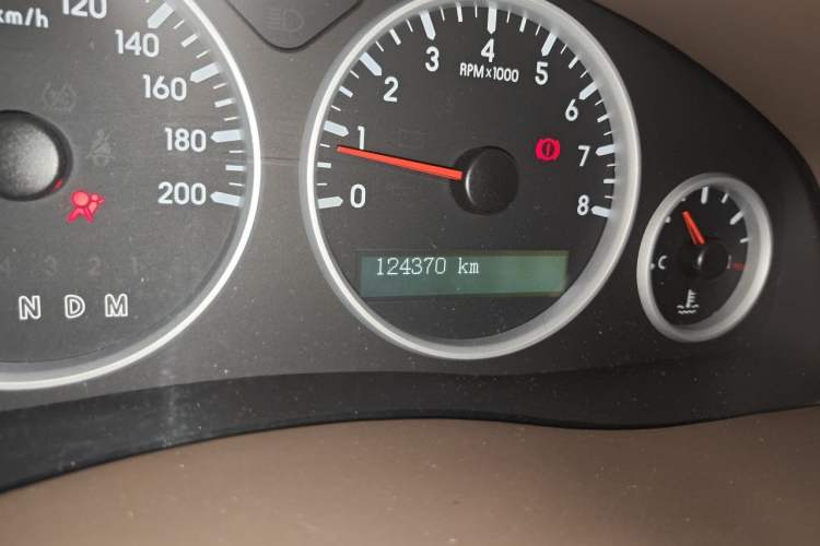 Used Buick GL8 2014 2.4L Classic Edition Odometer Close Up