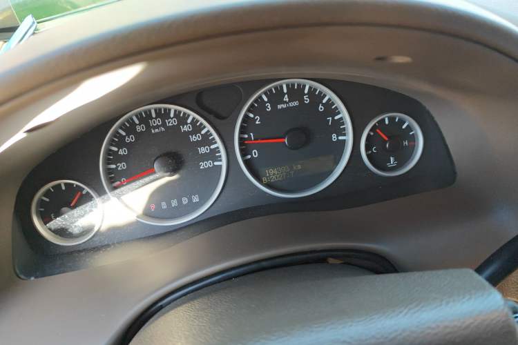 Used Buick GL8 2014 2.4L Classic Edition Odometer Close Up